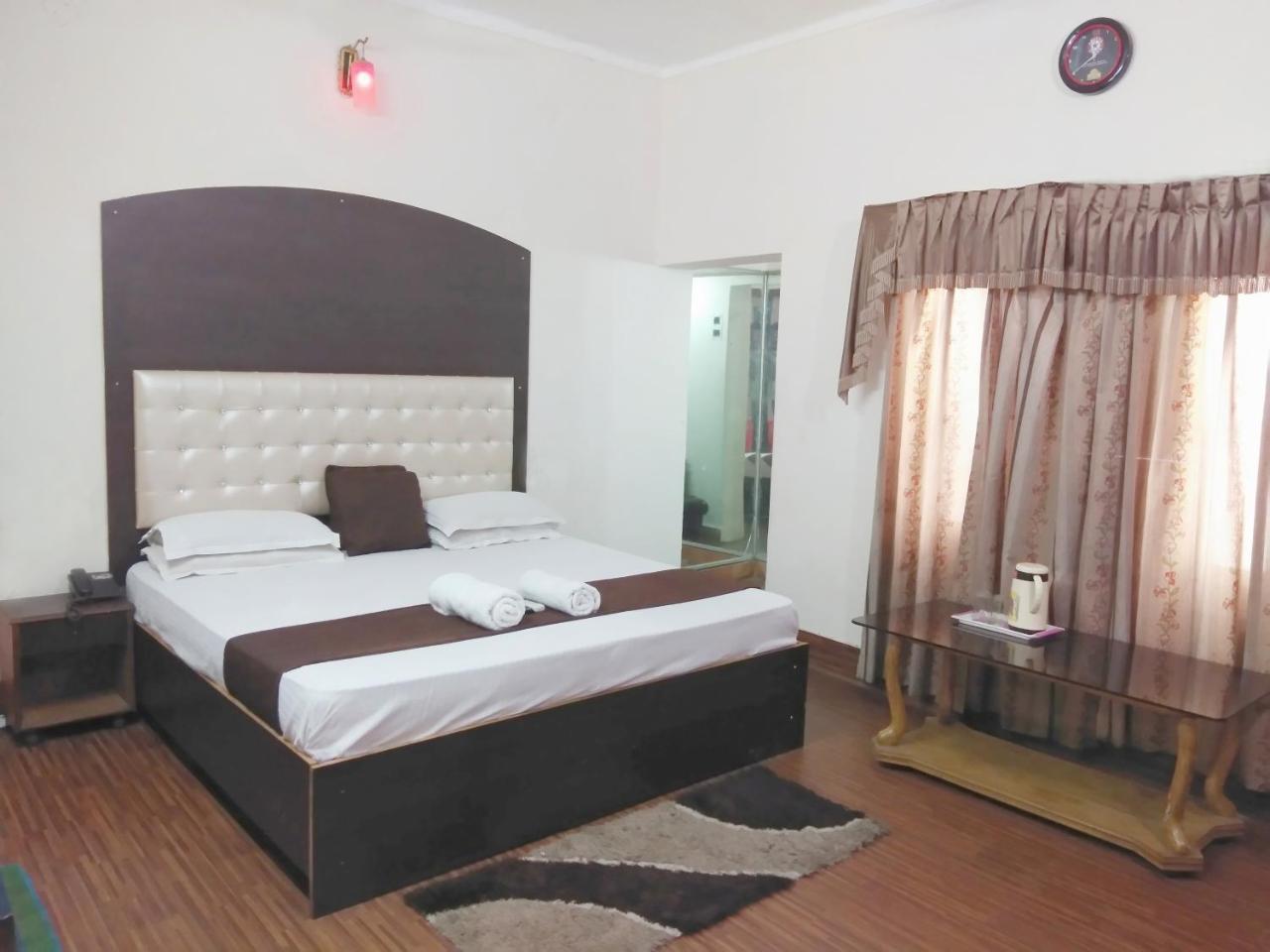 Hotel Ashok Haridwār Екстериор снимка